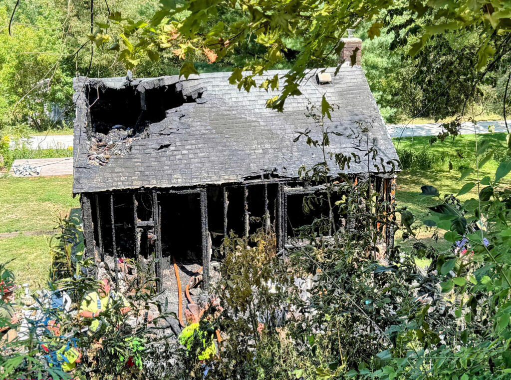 Fire damages unoccupied house in Elizabeth Township